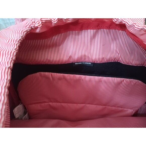 Herschel Black Backpack, Drawstring Close, Leather Snaps, Adjustable Straps - Picture 6 of 6